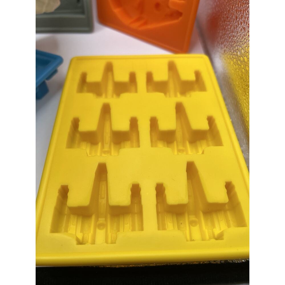 Lot Of 6 STAR WARS Silicone Ice Trays Baking Molds Chocolate Jello Candy Molds - Picture 7 of 10